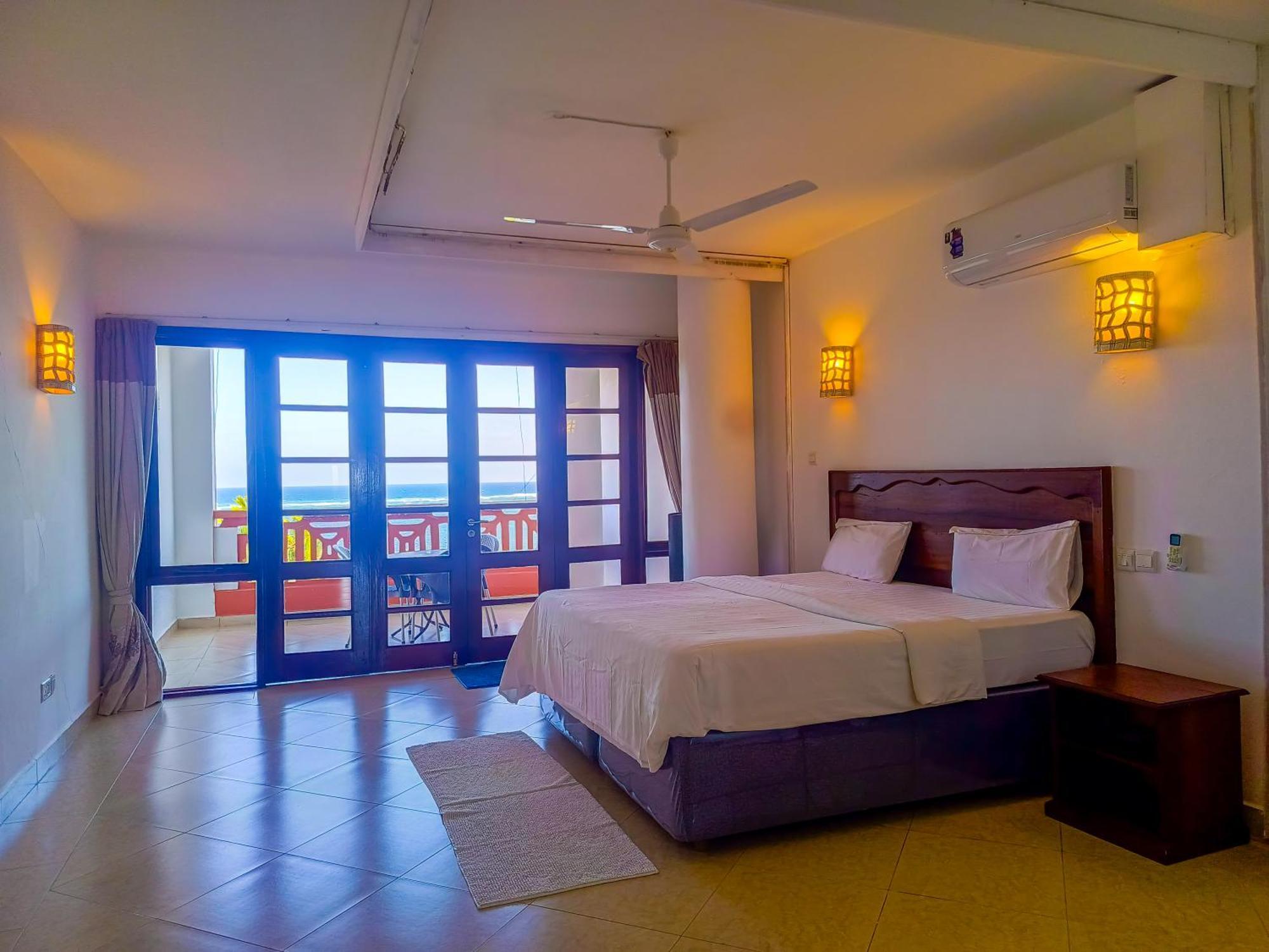 Ivory Beachfront Stays Момбаса Екстер'єр фото