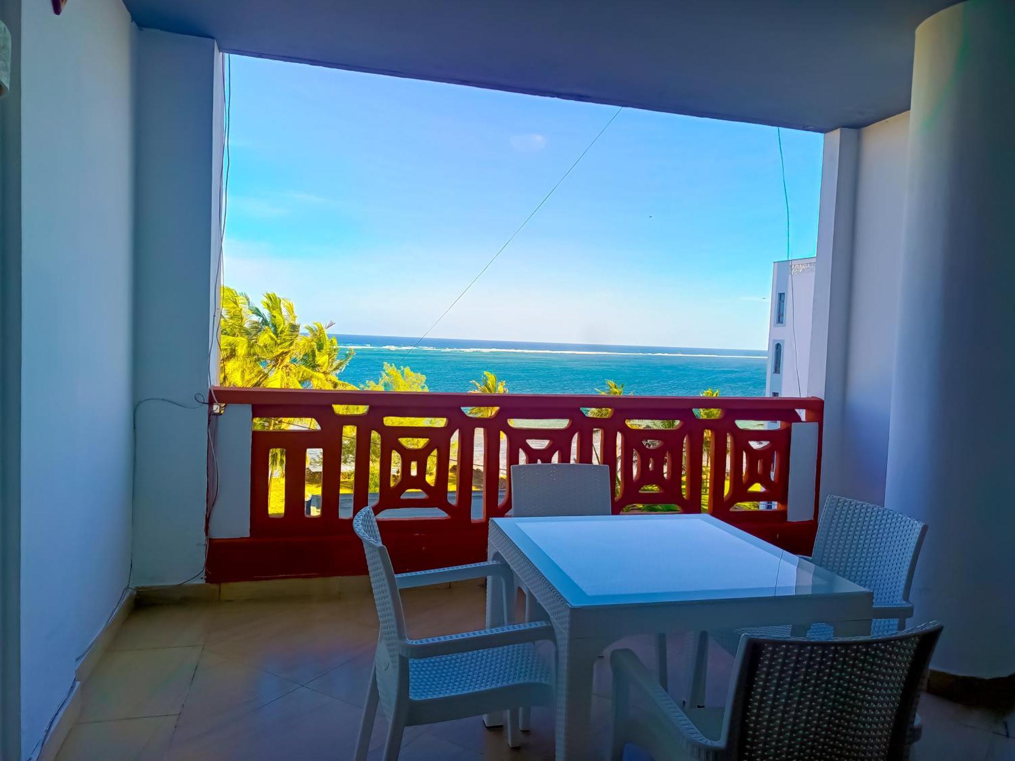 Ivory Beachfront Stays Момбаса Екстер'єр фото